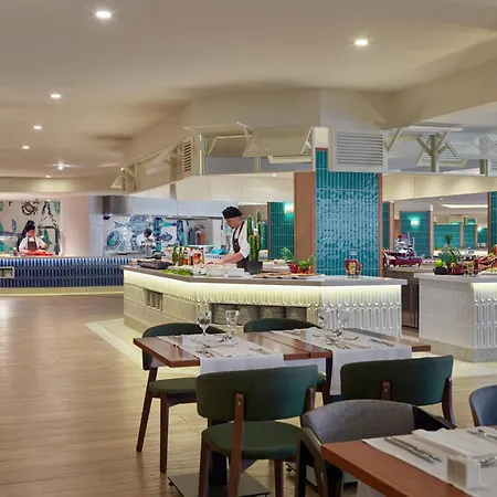 Отель H10 Conquistador Плая-де-лас-Америкас