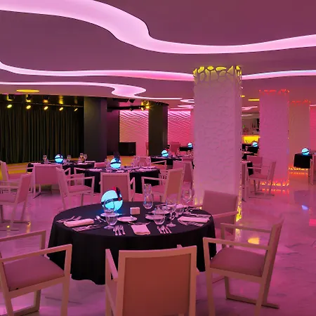 Отель H10 Conquistador